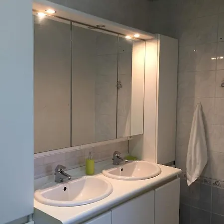 بيت ضيافة Wallonie Beds, 14min De Aeroport Charleroi, 37min De Bruxelles Courcelles